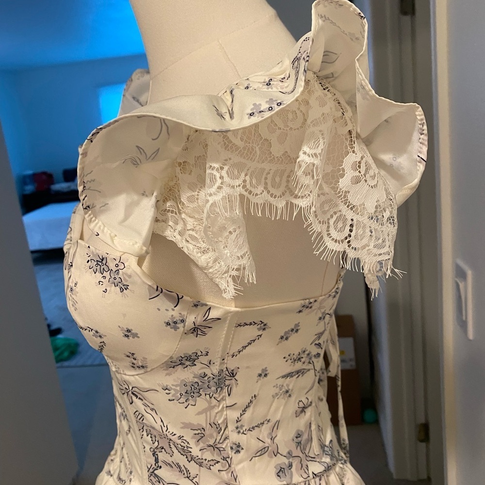 Elegant Cream Floral Ruffle Top - Picture 8 of 15